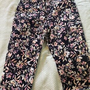 Gloria Vanderbilt Floral capris